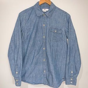 🐳 Vineyard Vines Chambray Button Up